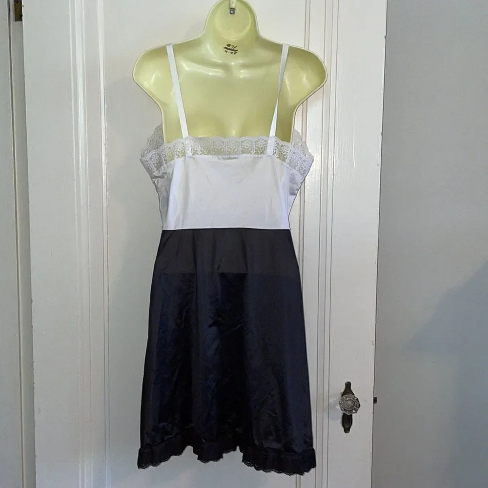 Vtg Sarah Smith white & black full slip‎